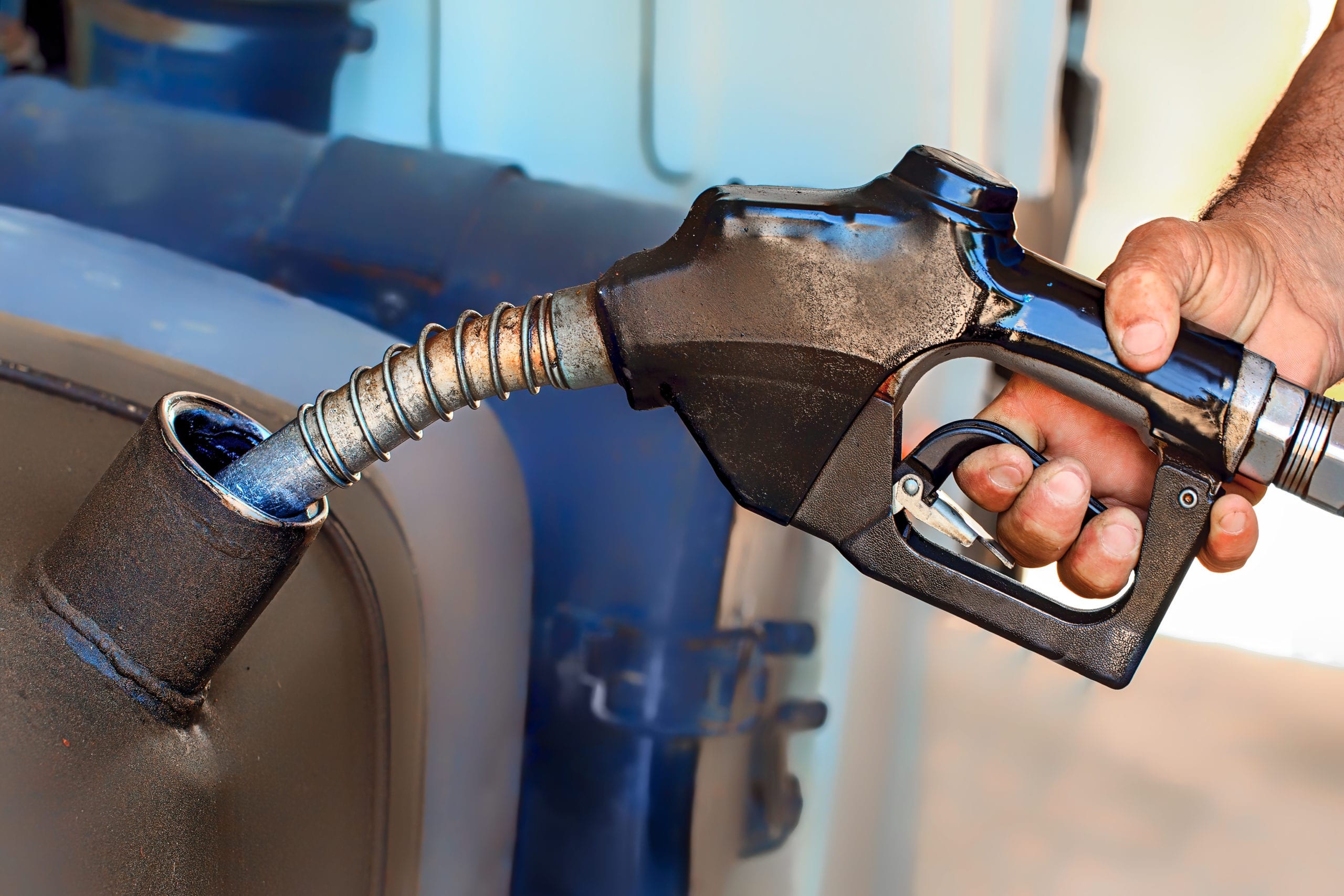 filling truck gas tank